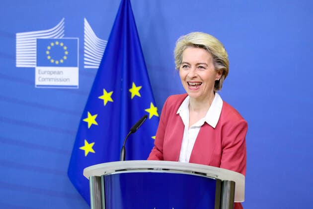 (210727) -- BRUSSELS, July 27, 2021 -- European Commission President Ursula von der Leyen makes a statement on the European Union (EU) Vaccines Strategy in Brussels, Belgium, July 27, 2021. Seventy percent of adults in EU have received at least one vaccine dose against COVID-19, she said on Tuesday. ) BELGIUM-BRUSSELS-EU-COVID-19-VACCINATION ZhangxCheng 