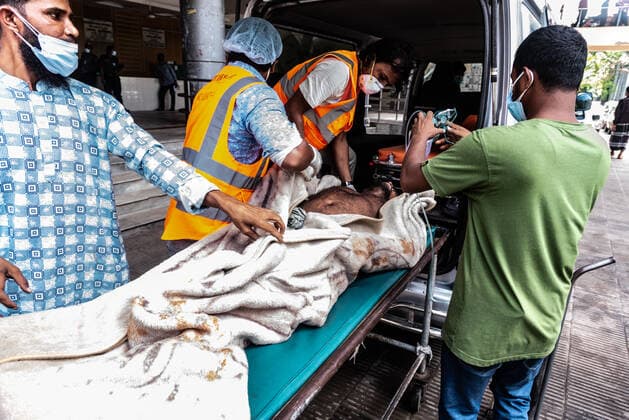 Bangladesh: 14,925 new cases of covid-19 and 258 new deaths The rate of corona infection in the country is increasing day by day. There have been 14,925 new cases and 258 new deaths in covid-19, death rate increase. The reason is the unconsciousness of people. Bangladesh Copyright: RakibulxAlamxKhan