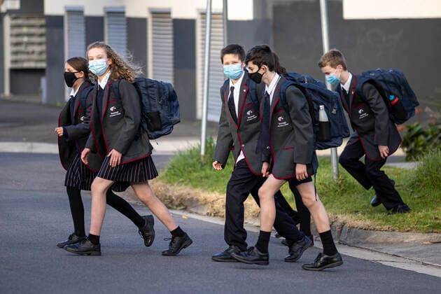 VICTORIA COVID19 SCHOOL RETURN, Bentleigh Secondary College students are seen returning to school as COVID-19 restrictions are eased across Victoria, in Melbourne, Wednesday, July 28, 2021. ( NO ARCHIVING, EDITORIAL USE ONLY, NO USE IN BOOKS WITHOUT CONSENT MELBOURNE VIC AUSTRALIA  Copyright: xDANIELxPOCKETTx 20210728001561100927