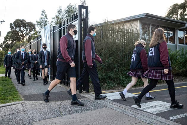 VICTORIA COVID19 SCHOOL RETURN, Bentleigh Secondary College students are seen returning to school as COVID-19 restrictions are eased across Victoria, in Melbourne, Wednesday, July 28, 2021. ( NO ARCHIVING, EDITORIAL USE ONLY, NO USE IN BOOKS WITHOUT CONSENT MELBOURNE VIC AUSTRALIA  Copyright: xDANIELxPOCKETTx 20210728001561101339
