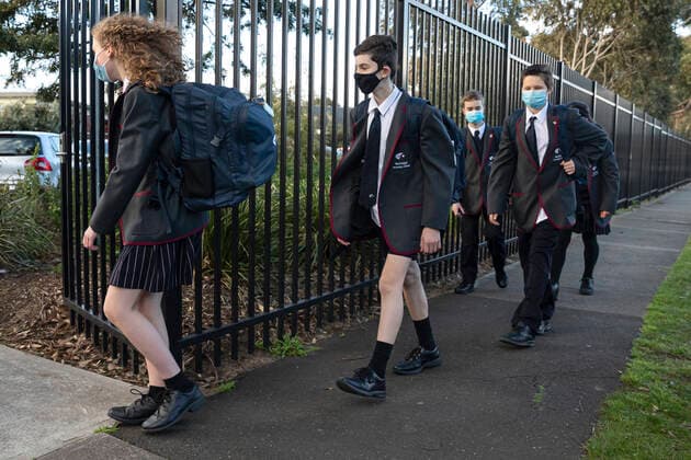 VICTORIA COVID19 SCHOOL RETURN, Bentleigh Secondary College students are seen returning to school as COVID-19 restrictions are eased across Victoria, in Melbourne, Wednesday, July 28, 2021. ( NO ARCHIVING, EDITORIAL USE ONLY, NO USE IN BOOKS WITHOUT CONSENT MELBOURNE VIC AUSTRALIA  Copyright: xDANIELxPOCKETTx 20210728001561101482