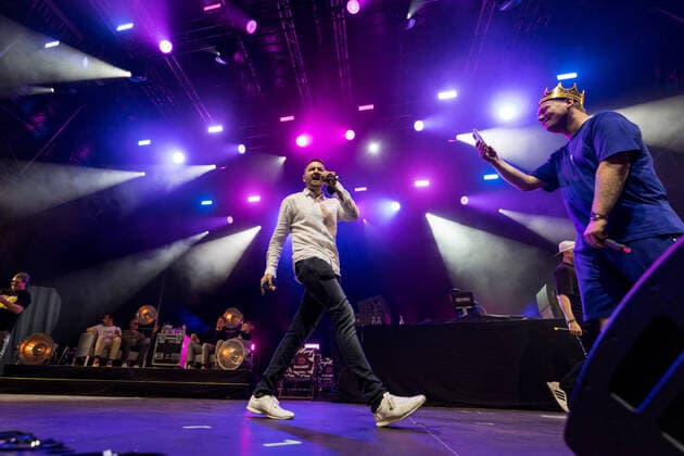 DSDS Star and jungle king Menderes Bagci Knossi, Die Atzen Friends at the live performance in the BonnLive Kulturgarten Bonn, 27 07 2021 BonnLive is a cooperation between the fünfdrei event agency and Rheinevents Bonn Am Römerbad NRW Germany
