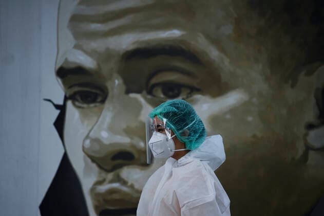 Thailand Speeds Up Testing For COVID-19 To Contain Pandemic. A Thai health official prepares during the speeds up testing in a bid to curb the rapid spreading of the pandemic, in Bangkok, Thailand, 28 July 2021. Bangkok Thailand laowilas-notitle210728_npmgp  Copyright: xAnusakxLaowilasx