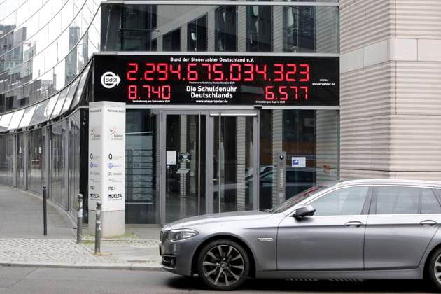 Die Schuldenuhr des Bundes der Steuerzahler Deutschland e.V., DEU, Berlin, 28.07.2021 *** The debt clock of the Federation of Taxpayers Germany e V , DEU, Berlin, 28 07 2021
