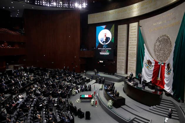 Mourning Tribute to Rene Juarez Cisneros MEXICO CITY, MEXICO - JULY 27: Mexico s deputies, participate during the mourning tribute to the present body of the leader of the Institutional Revolutionary Party of Mexico (PRI), Rene Juarez Cisneros, at Chamber of Deputies of Mexico, The coffin with the remains of the politician Juarez Cisneros were placed on the rostrum to pay homage to him. on July 27, 2021 in Mexico City, Mexico. Copyright: xLuisxBarronx EYEPIXGROUP_LB_27072021_10974