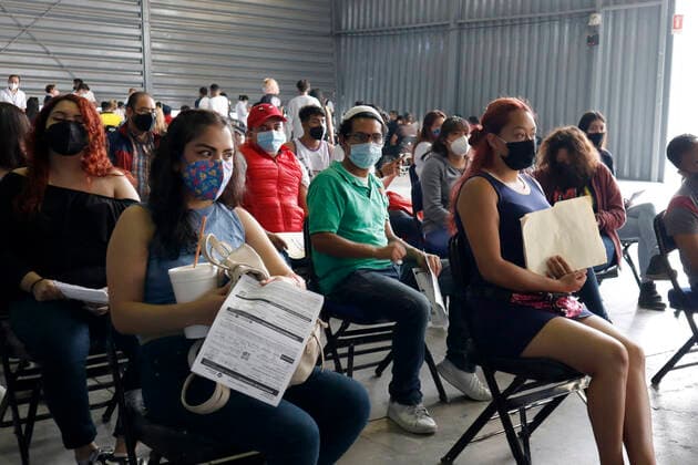 Youths Receive Sputnik V Vaccine Against Covid-19 MEXICO CITY, MEXICO - JULY 28: Youths wait 30 min after receive Sputnik V dose, in case they have symptoms from the vaccine, inside at the Palacio de los Deportes during the mass vaccination against Covid 19 for people aged 18 on July 28, 2021 in Mexico City, Mexico. Copyright: xLuisxBarronx EYEPIXGROUP_LB_28072021_11094