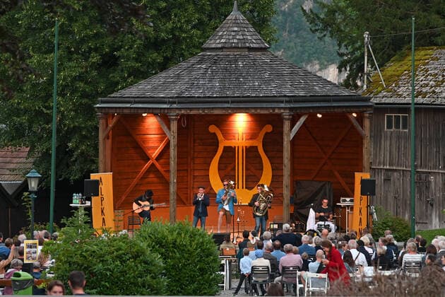 Concert of the music group Alpkan , in the Musikpavillon Traunkirchen, in the context of the Salzkammergut Festwochen Gmunden, on 29 07 21 The picture shows an excerpt from the concert 2021 Concert of the music group Alpkan , in the Musikpavillon Traunkirchen, in the context of the Salzkammergut Festwochen Gmunden, on 29 07 21