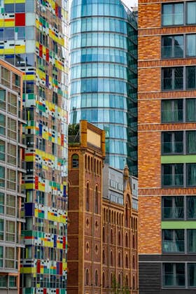 Creative Highlights World Medienhafen, Düsseldorf, Alte und moderne Architektur im ehemaligen Hafen, eine Mischung aus Büros, Firmen, Hotels, Restaurants, Szeneviertel, Ausgehviertel, Galerien, Marina, Düsseldorf, Rheinland, NRW, Deutschland, Medienhafen Düsseldorf *** Media Harbour, Düsseldorf, Old and modern architecture in the former harbour, a mixture of offices, companies, hotels, restaurants, trendy district, nightlife district, galleries, Marina, Düsseldorf, Rhineland, NRW, Germany, Media Harbour Düsseldorf
