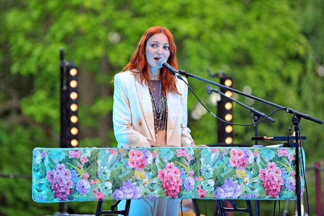 Singer Alex Mayr Singer Alex Mayr during a performance at the Seebühnenzauber Spezial 2021 on 30 07 2021 at the Luisenpark Mannheim 20210730MWI5648