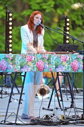 Singer Alex Mayr Singer Alex Mayr during a performance at the Seebühnenzauber Spezial 2021 on 30 07 2021 at the Luisenpark Mannheim 20210730MWI5654