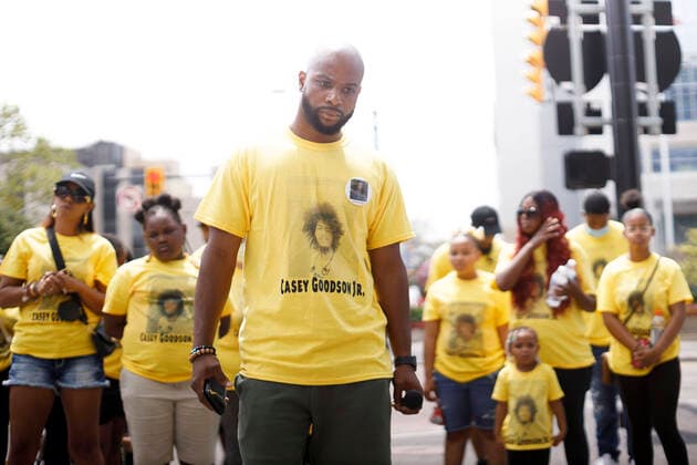 Bilder des Jahres 2021, News 07 Juli News Themen der Woche KW30 July 31, 2021, Columbus, Ohio, United States: Sean Walton plays and listens to a recording of what Jason Meade had to say about using force against suspects, during the march and rally..Friends and family of Casey Goodson Jr. were joined by Black Lives Matter activists outside of the Franklin County Common Pleas Courthouse for a march and rally to indict former Sheriff Deputy Jason Meade, who shot and killed Casey Goodson Jr. in December of 2020. This rally fell on the birthday of Tamala Payne, the mother of Casey Goodson Jr., and featured prayers from local pastors, a word from family attorney Sean Walton, words from Payne and a brief reflection on Goodson Jr.™s character from his younger brother Bredlen Harper Jr. before marching throug - ZUMAs197 20210731_zaa_s197_203 Copyright: xStephenxZennerx
