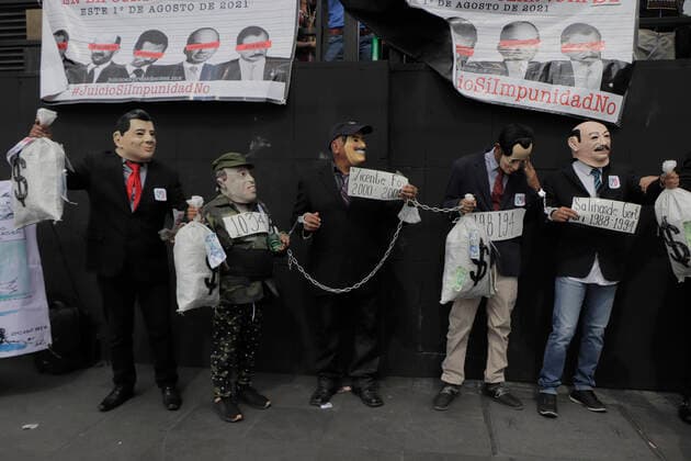 March In Favor Of The First Popular Consultation In Mexico Ends In Riots Citizens dressed in masks of former presidents of Mexico, demonstrated in the streets of the Zocalo of Mexico City, to promote the First Popular Consultation to be held this Sunday August 1 during the health emergency by COVID-19 and the orange epidemiological traffic light in the capital, where citizens will be asked whether or not they agree with the possibility of opening criminal proceedings against past rulers. Mexico City Mexico vieyra-notitle210731_npCSA  Copyright: xGerardoxVieyrax