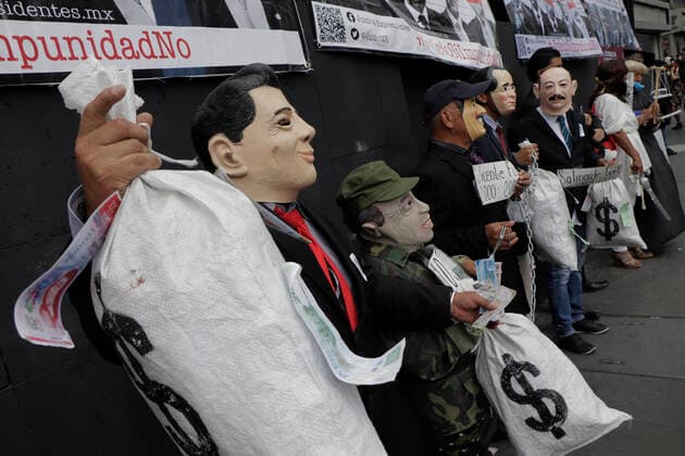 March In Favor Of The First Popular Consultation In Mexico Ends In Riots Citizens dressed in masks of former presidents of Mexico, demonstrated in the streets of the Zocalo of Mexico City, to promote the First Popular Consultation to be held this Sunday August 1 during the health emergency by COVID-19 and the orange epidemiological traffic light in the capital, where citizens will be asked whether or not they agree with the possibility of opening criminal proceedings against past rulers. Mexico City Mexico vieyra-notitle210731_npZWZ  Copyright: xGerardoxVieyrax