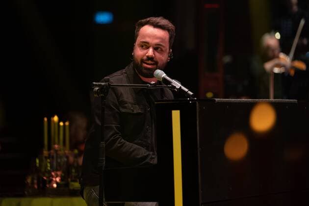 PALAZZO MEETS CLASSIC 30 07 2021 Singer and songwriter Jonathan Zelter ¦ Europaplatz Palazzo tent Palazzo meets Classic with the SAP Symphony Orchestra conducted by Frederik Diehl and show acts Mannheim Baden Württemberg