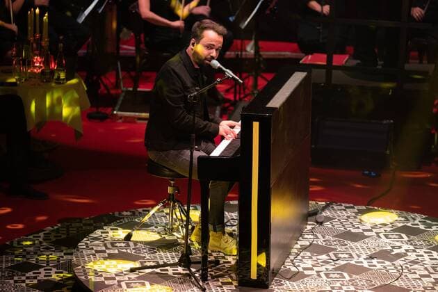 PALAZZO MEETS CLASSIC 30 07 2021 Singer and songwriter Jonathan Zelter ¦ Europaplatz Palazzo tent Palazzo meets Classic with the SAP Symphony Orchestra conducted by Frederik Diehl and show acts Mannheim Baden Württemberg