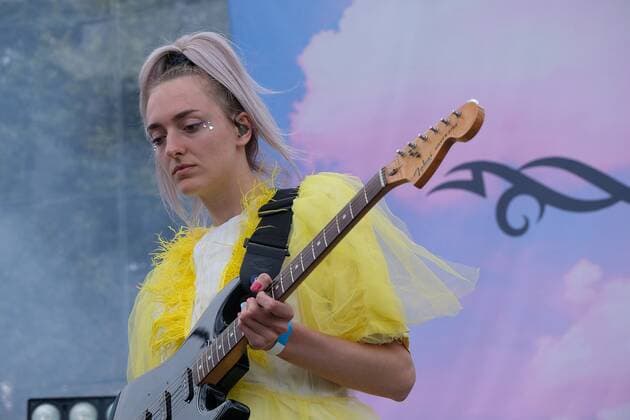 31 07 2021 xkhx Kassel,Kulturzelt concert BLOND, consisting of the sisters Lotta drums, rap and vocals , Nina Kummer guitar and vocals ,Johann Bonitz bass and keys