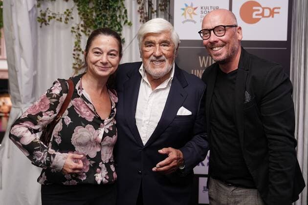 Presentation of the Mario Adorf Prize 01 08 2021 f l Petra Simon, Mario Adorf Sascha Kaiser at the presentation of the Mario Adorf Prize at the Nibelungen Festival in Worms Worms Nibelungen Festival Rhineland Palatinate
