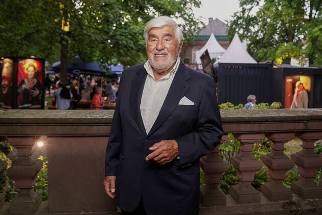 News Bilder des Tages Verleihung des Mario Adorf Preises 01.08.2021 - Mario Adorf bei der Verleihung des Mario-Adorf-Preises bei den Nibelungen-Festspielen in Worms. Worms Nibelungen Festspiele Rheinland-Pfalz *** Presentation of the Mario Adorf Award 01 08 2021 Mario Adorf at the presentation of the Mario Adorf Award at the Nibelungen Festival in Worms Worms Nibelungen Festival Rhineland-Palatinate