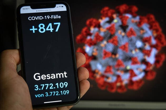 Coronavirus in Germany Covid 19 Dashboard of the Robert Koch Institute 02 08 2021 Robert Koch Institute 7 days Incidence 17.8 7 days Number of cases 14 767 COVID 19 cases 3 772 109 Addition by 847 the previous day COVID 19 deaths 91 660 Addition by 1 compared to the previous day