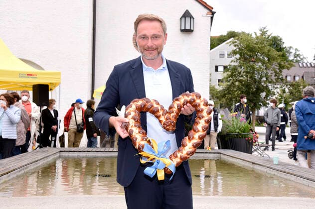 Christian Lindner on summer tour of the FDP on the church square Starnberg, 01 08 2021 Foto:xS.xAdamx xFuturexImage