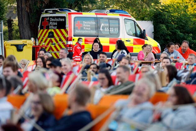 Medical service at an event of BonnLive There are no regulations, i.e. in principle it remains in the responsibility of the individual organizer to decide whether and how many paramedics he assigns Topic picture, symbol picture Bonn, 01 08 2021 Foto:xC.xHardtx xFuturexImage