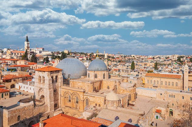 View overlooking the Holy Sepulchre Church Aerial view overlooking Jerusalem and the Holy Sepulchre. Jerusalem Israel *** Blick auf die Grabeskirche Luftaufnahme mit Blick auf Jerusalem und das Heilige Grab Jerusalem Israel Copyright: xx