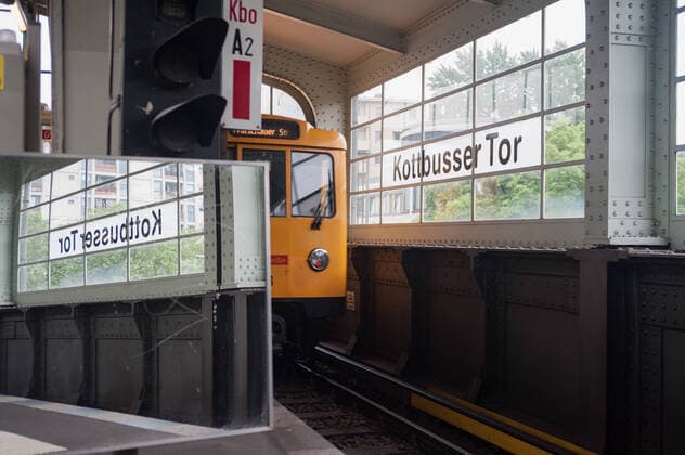 26 05 2016, Berlin, Germany, Europe A subway train enters the elevated station Kottbusser Tor in the district Friedrichshain Kreuzberg