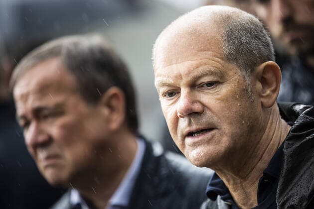 Olaf Scholz R , Federal Minister of Finance, and Armin Laschet, CDU, State Premier of North Rhine Westphalia and party leader of the CDU, photographed during his visit to the flood area in North Rhine Westphalia in Stolberg, 03 08 2021 Scholz tours the flood area in North Rhine Westphalia Stolberg Germany Copyright: xFlorianxGaertnerx