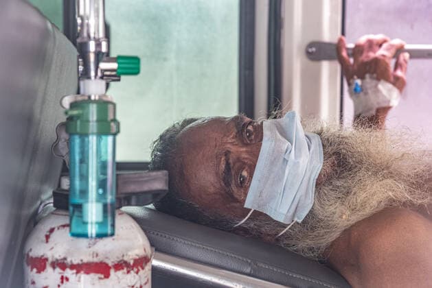 Bangladesh: 15,776 new cases of covid-19 and 235 death The rate of coronaVIRUS infection in the country is increasing day by day. There have been 15,776 new cases and 235 new deaths in covid-19, death rate increase. Bangladesh Copyright: RakibulxAlamxKhan