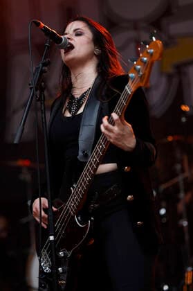 Mona Lindgren of Thundermother live at Kommraus Festival at Ricklinger Bad Hannover, 03 08 2021 Foto:xC.xNiehausx xFuturexImage