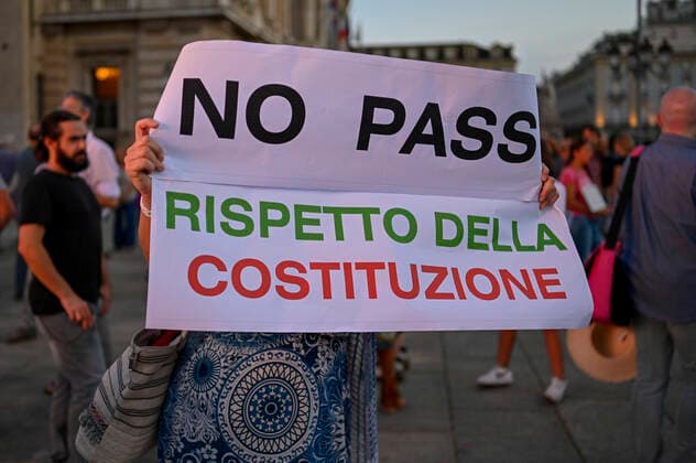 Turin. No Green pass event the evening before the entry into force of the Green Pass decree In the photo:  Copyright: xRiccardoxGiordanox xIPAx xRiccardoxGiordanox