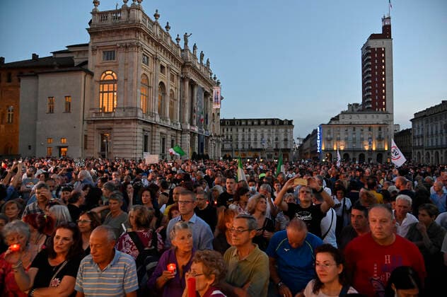 News Bilder des Tages Turin. No Green pass event the evening before the entry into force of the Green Pass decree In the photo:  Copyright: xRiccardoxGiordanox xIPAx xRiccardoxGiordanox
