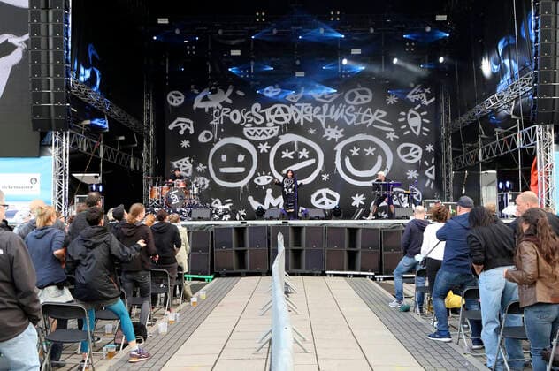Chriz Falk, Jen Bender and Raphael Schalz from Großstadtgeflüster live at the Vor Deiner Tür Open Air at Cruise Center Steinwerder Hamburg, 05 08 2021 Foto:xC.xTamckex xFuturexImage