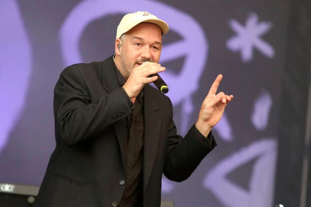 Raphael Schalz from Großstadtgeflüster live at the Vor Deiner Tür Open Air at Cruise Center Steinwerder Hamburg, 05 08 2021 Foto:xC.xTamckex xFuturexImage