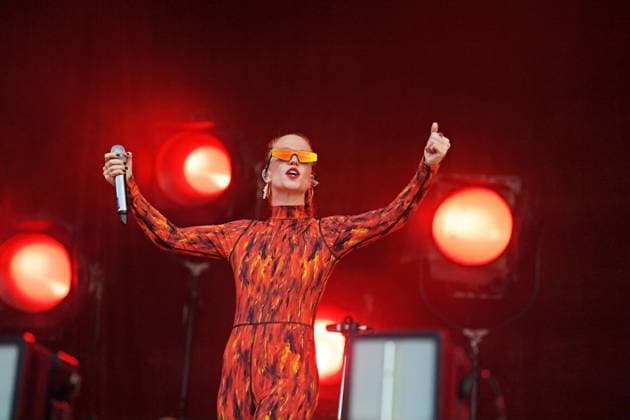 Entertainment Bilder des Tages Music Concert Jess Glynde Jess Glynde singing at Newmarket Races, Newmarket, United on 6 August 2021. Newmarket Newmarket Races Hertfordshire United Editorial use only , Copyright: xSimonxTraylenx PSI-13263-0007