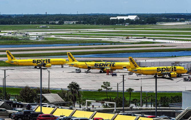 August 6, 2021, Orlando, Florida, United States: Spirit Airlines aircraft are seen at Orlando International Airport on the sixth day the airline has cancelled hundreds of flights. .Approximately 2,000 flights were cancelled this week due to weather, staffing shortages, computer problems, and passenger volume. Orlando United States - ZUMAs197 20210806_zaa_s197_051 Copyright: xPaulxHennessyx