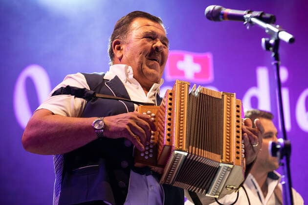 Urs Meier from Oesch s die Dritten live at the Summer in the City event on the forecourt of the PostFinance Arena Bern, 06 08 2021 Foto:xA.xRaemyx xFuturexImage