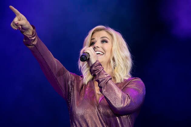 Beatrice Egli live at the Summer in the City event on the forecourt of the PostFinance Arena Bern, 07 08 2021 Foto:xA.xRaemyx xFuturexImage