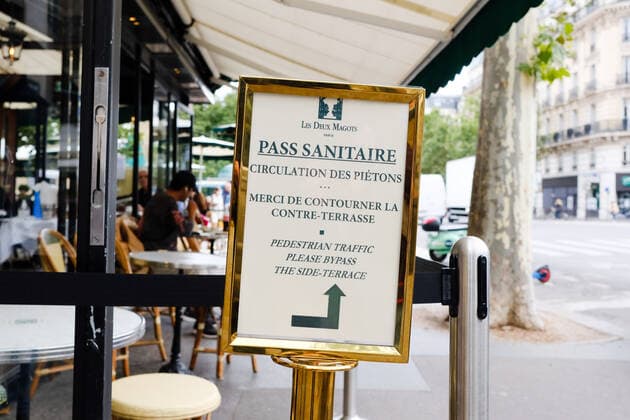 Coronavirus in Frankreich, Aufhebung von Beschränkungen mit Gesundheitspass Health Pass Compulsory In Bars And Restaurant The health pass is now required in France at the entrance to restaurants, bars and cafes in Paris, France, on August 9, 2021. Paris France koebel-notitle210809_npOVD  Copyright: xVincentxKoebelx