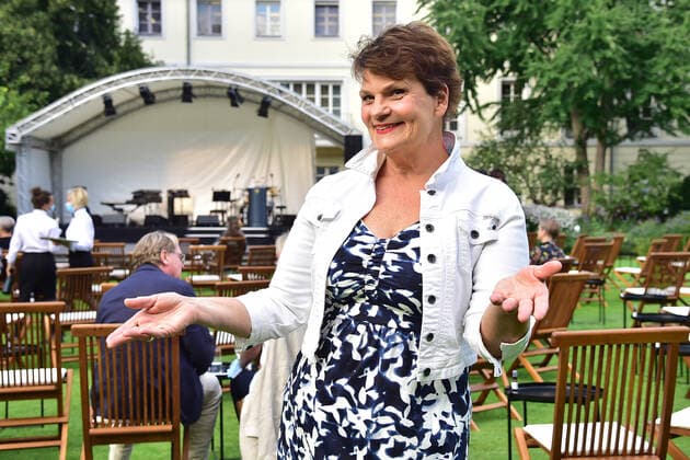 3 Jazz concert with Thomas Quasthoff Gayle Tufts Frank Walter Steinmeier, SPD, Federal President Address at a jazz concert with Thomas Quasthoff Friends in the SchlossGarten Bellevue in Berlin on 10 08 2021 Photopress Mueller