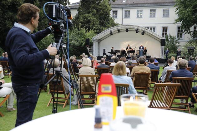 Germany, Berlin, Presidential Garden of Bellevue Palace, Address by Federal President Frank Walter Steinmeier at a jazz concert with Thomas Quasthoff Friends