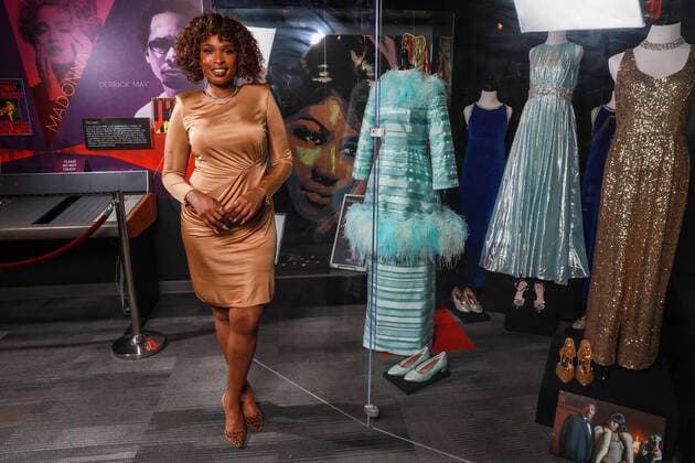 Bilder des Jahres 2021, Entertainment 08 August Entertainment Themen der Woche KW32 August 10, 2021: Jennifer Hudson previews the Detroit Historical Museum s exhibit that features the wardrobe from the Respect film that includes 1960s-style costumes and accessories, along with Franklin artifacts from the museum s own collection on Aug. 1, 2021. - ZUMAm67_ 20210810_zaf_m67_026 Copyright: xKimberlyxP.xMitchellx