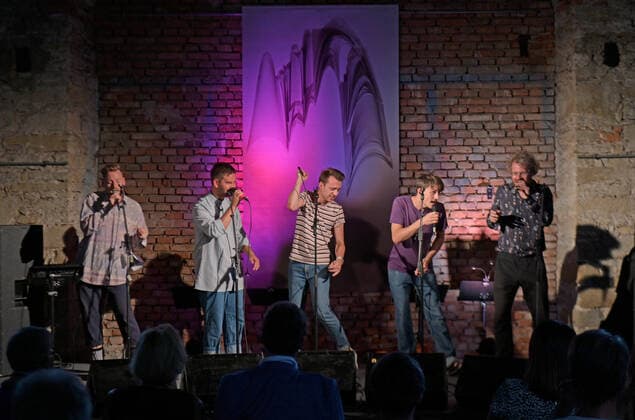 Concert of the vocal band Hermann in dr Hipphalle in Gmunden, as part of the Salzkammergut Festwochen Gmunden, on 11 08 21 The picture shows a scene from the concert from l to r Simon Gramberger, Simon Scharinger, Stephan Wohlmuth, Joachim Rigler and Bernhard Höchtel 2021 Concert of the vocal band Hermann in dr Hipphalle in Gmunden, as part of th