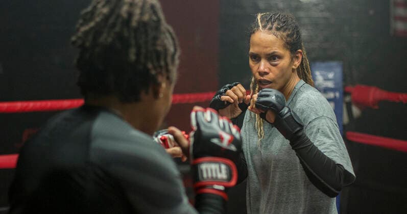 RELEASE DATE: November 24, 2021 TITLE: Bruised STUDIO: DIRECTOR: Halle Berry PLOT: A disgraced MMA fighter finds redemption in the cage and the courage to face her demons when the son she had given up as an infant unexpectedly reenters her life. STARRING: HALLE BERRY as Jackie Justice. USA  - ZUMAl90_ 20210811_wss_l90_181 Copyright: xNetflixx