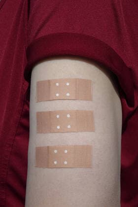 Arm with three plasters Arm with three plasters, 11 08 2021, Borkwalde, Brandenburg, Three plasters are stuck on one upper arm