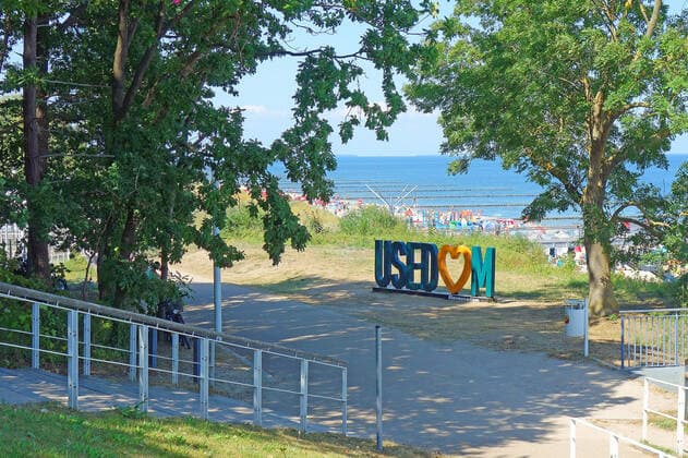 High Elfi brings also on Usedom Saharahitze the holiday-makers it is quite full Strande, full parking lots, full promenade, as if there were no Corona seaside resort Koserow 12 08 2021 Corona