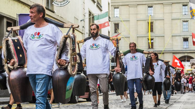 Bern, Schweiz - 12. August 2021: Auch dabei waren die Freiheitstreichler.