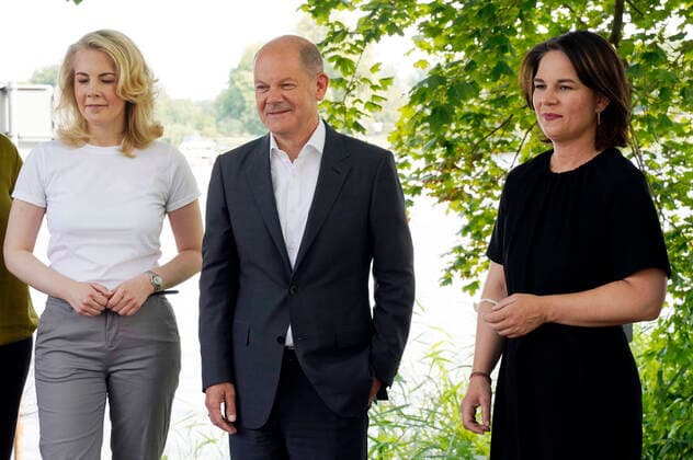 Linda Teuteberg, Annalena Baerbock and Olaf Scholz at the event Women Voices Win at the Hans Otto Theater Potsdam, 13 08 2021 Foto:xT.xBartillax xFuturexImage