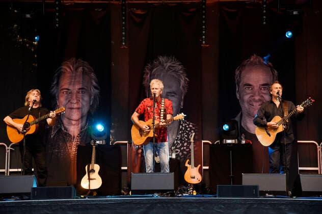 Peter Howarth, Pete Lincoln and Mick Wilson from Frontm3n live at the open air concert in the Kurpark in Bad Aibling 13 08 2021 Foto:xS.xAdamx xFuturexImage