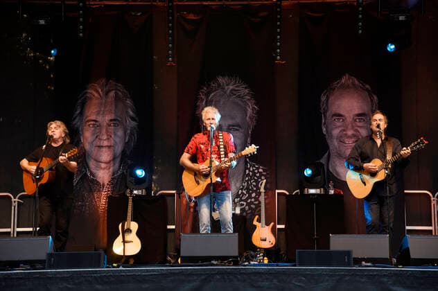 Peter Howarth, Pete Lincoln and Mick Wilson from Frontm3n live at the open air concert in the Kurpark in Bad Aibling 13 08 2021 Foto:xS.xAdamx xFuturexImage